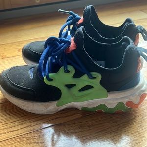 Boys Nike Sneakers 4.5Y